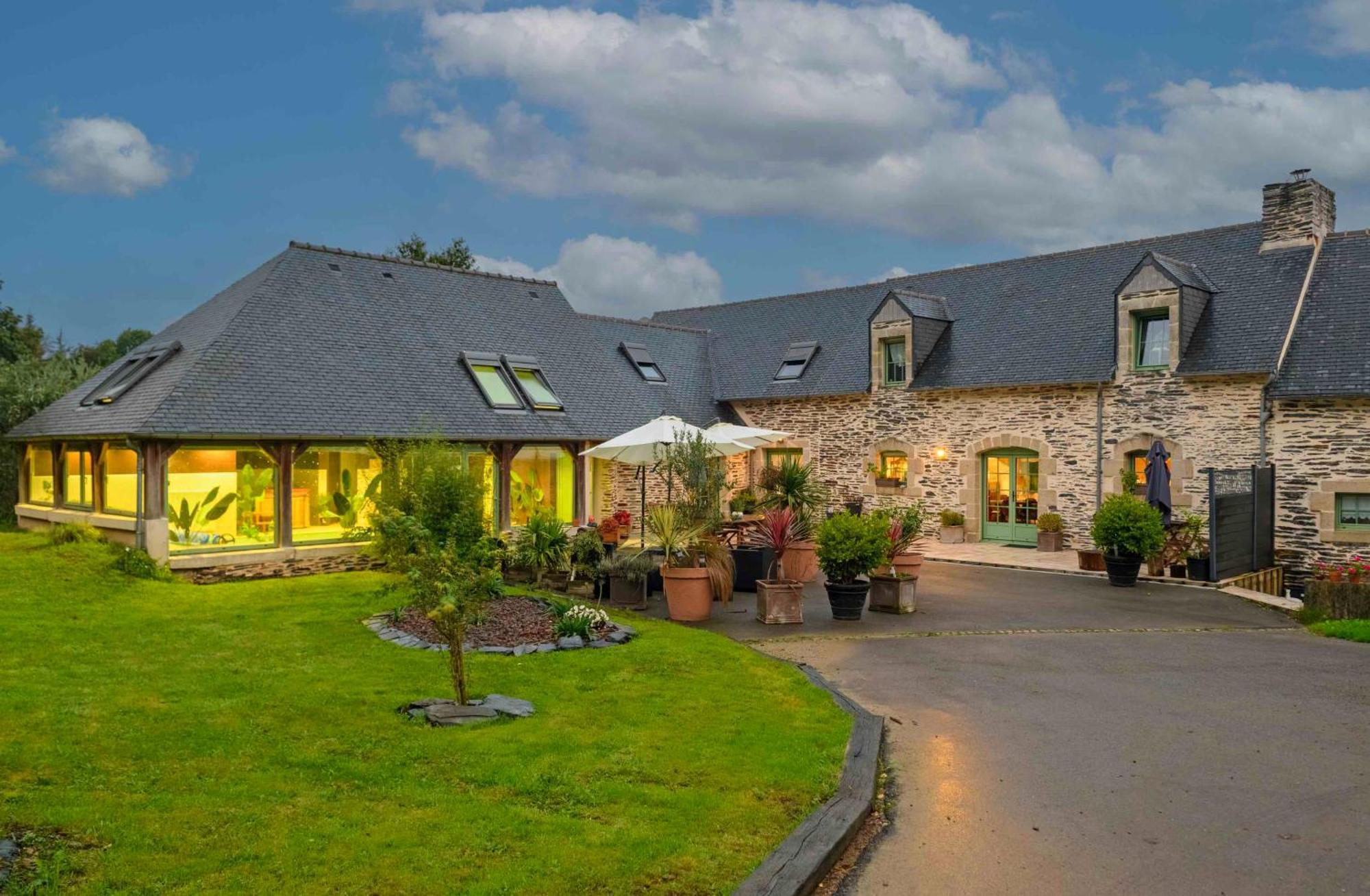 Les Pierres Bleues Bed and Breakfast Saint-Coulitz Buitenkant foto