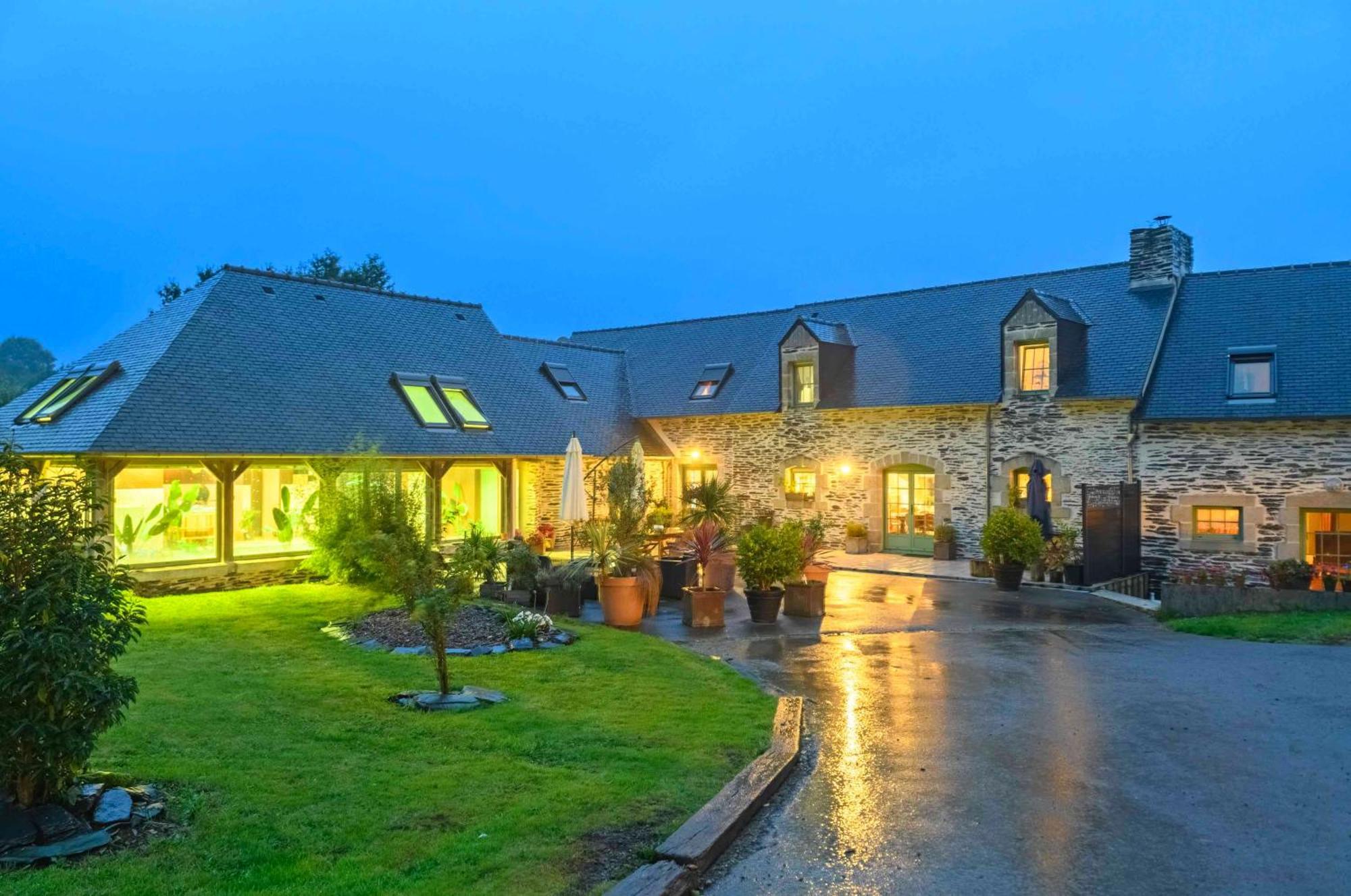 Les Pierres Bleues Bed and Breakfast Saint-Coulitz Buitenkant foto