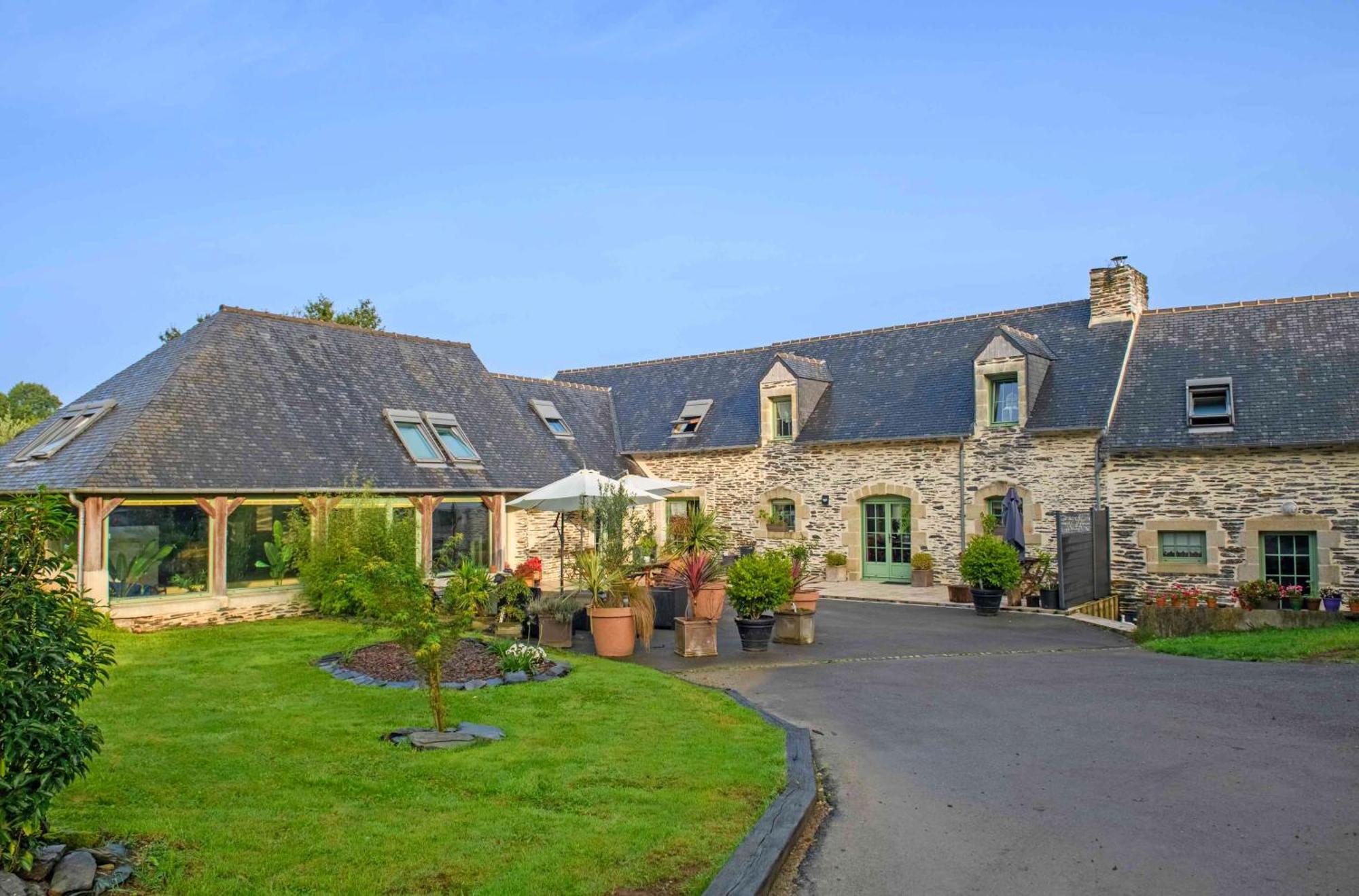 Les Pierres Bleues Bed and Breakfast Saint-Coulitz Buitenkant foto
